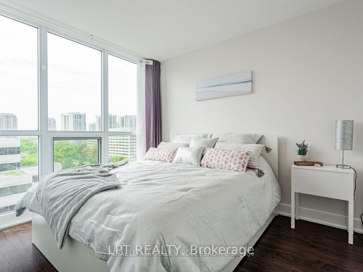 Photo 12 of Unit 1004, 88 Sheppard Avenue E, North York, Willowdale East — HOMEH