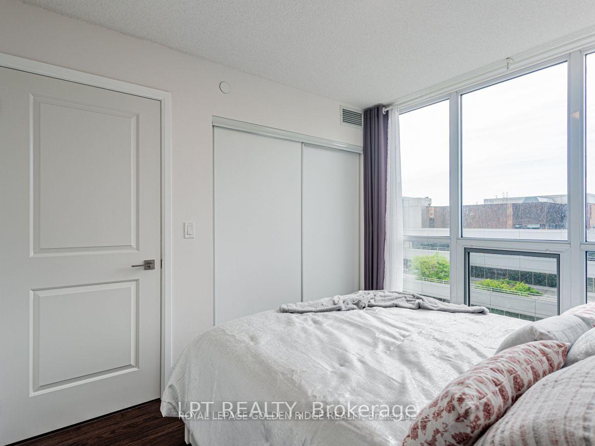 Photo 13 of Unit 1004, 88 Sheppard Avenue E, North York, Willowdale East — HOMEH