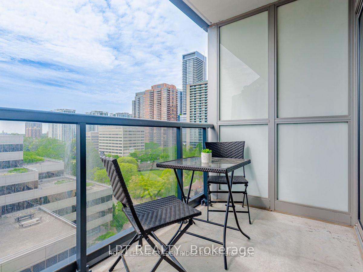 Photo 15 of Unit 1004, 88 Sheppard Avenue E, North York, Willowdale East — HOMEH