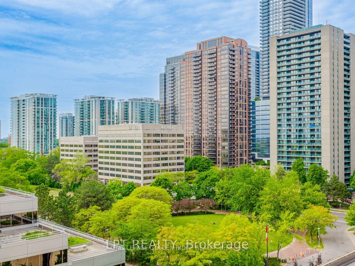 Photo 17 of Unit 1004, 88 Sheppard Avenue E, North York, Willowdale East — HOMEH