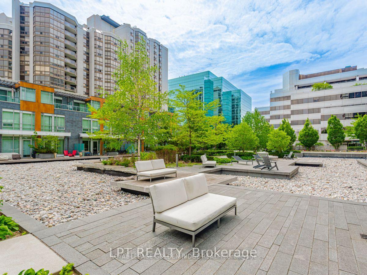 Photo 18 of Unit 1004, 88 Sheppard Avenue E, North York, Willowdale East — HOMEH