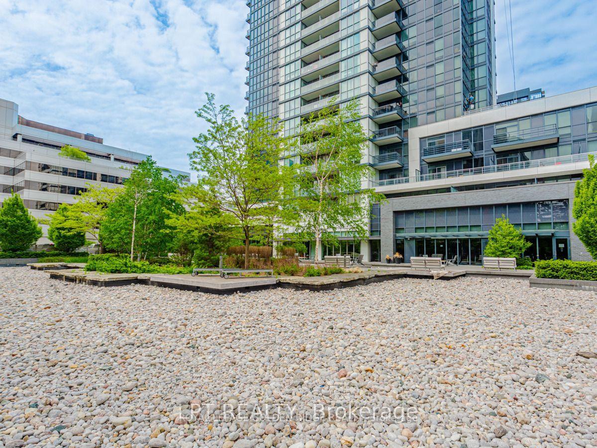 Photo 19 of Unit 1004, 88 Sheppard Avenue E, North York, Willowdale East — HOMEH