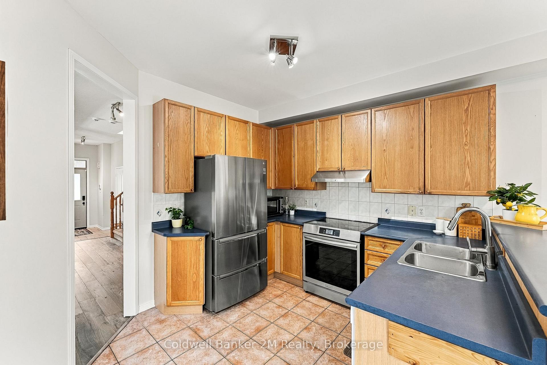 Photo 14 of 52 Marjoram Drive, Ajax, South East — HOMEH