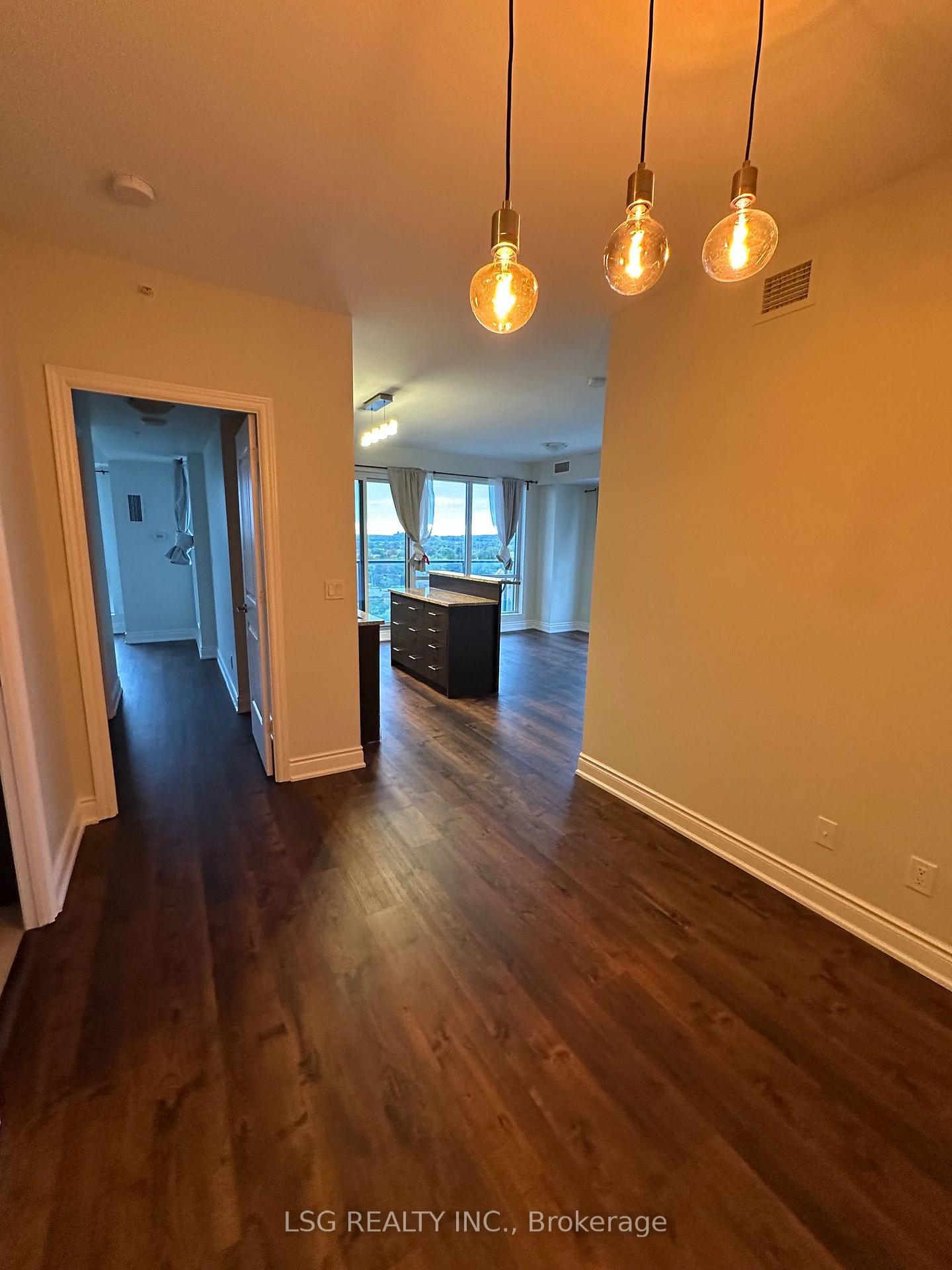 Photo 9 of Unit 902, 9088 Yonge Street, Richmond Hill, South Richvale — HOMEH