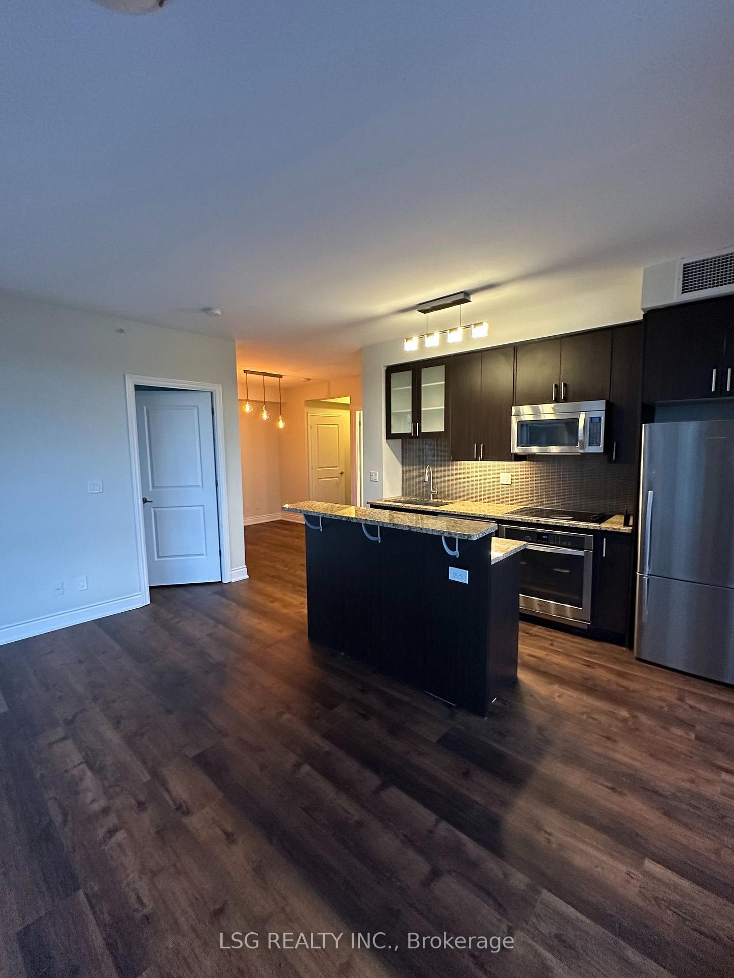 Photo 12 of Unit 902, 9088 Yonge Street, Richmond Hill, South Richvale — HOMEH