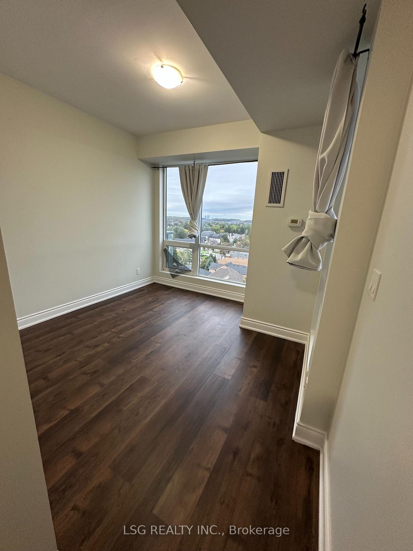 Photo 16 of Unit 902, 9088 Yonge Street, Richmond Hill, South Richvale — HOMEH