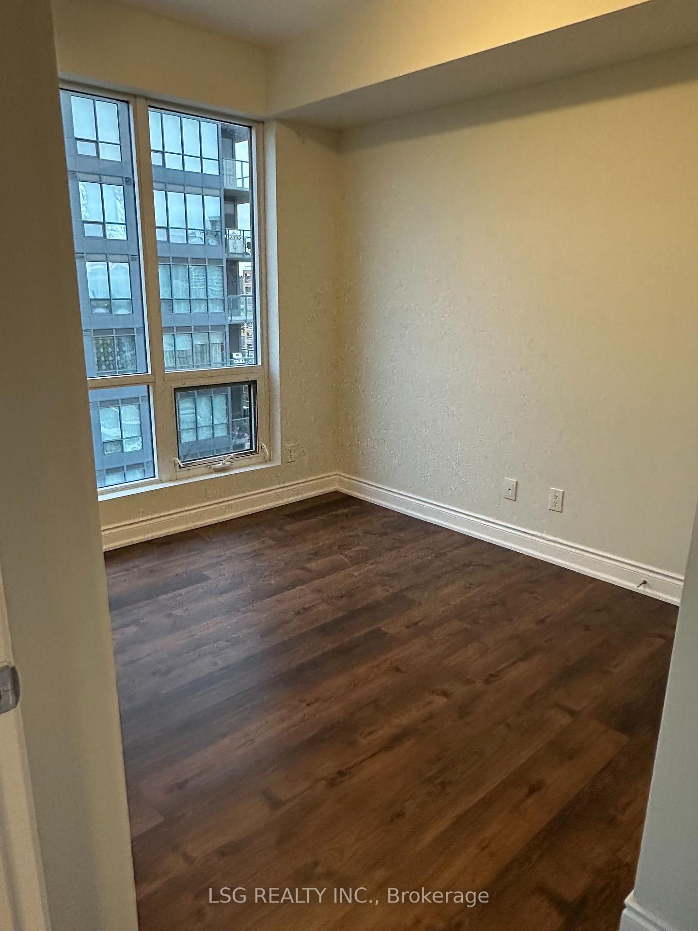 Photo 21 of Unit 902, 9088 Yonge Street, Richmond Hill, South Richvale — HOMEH