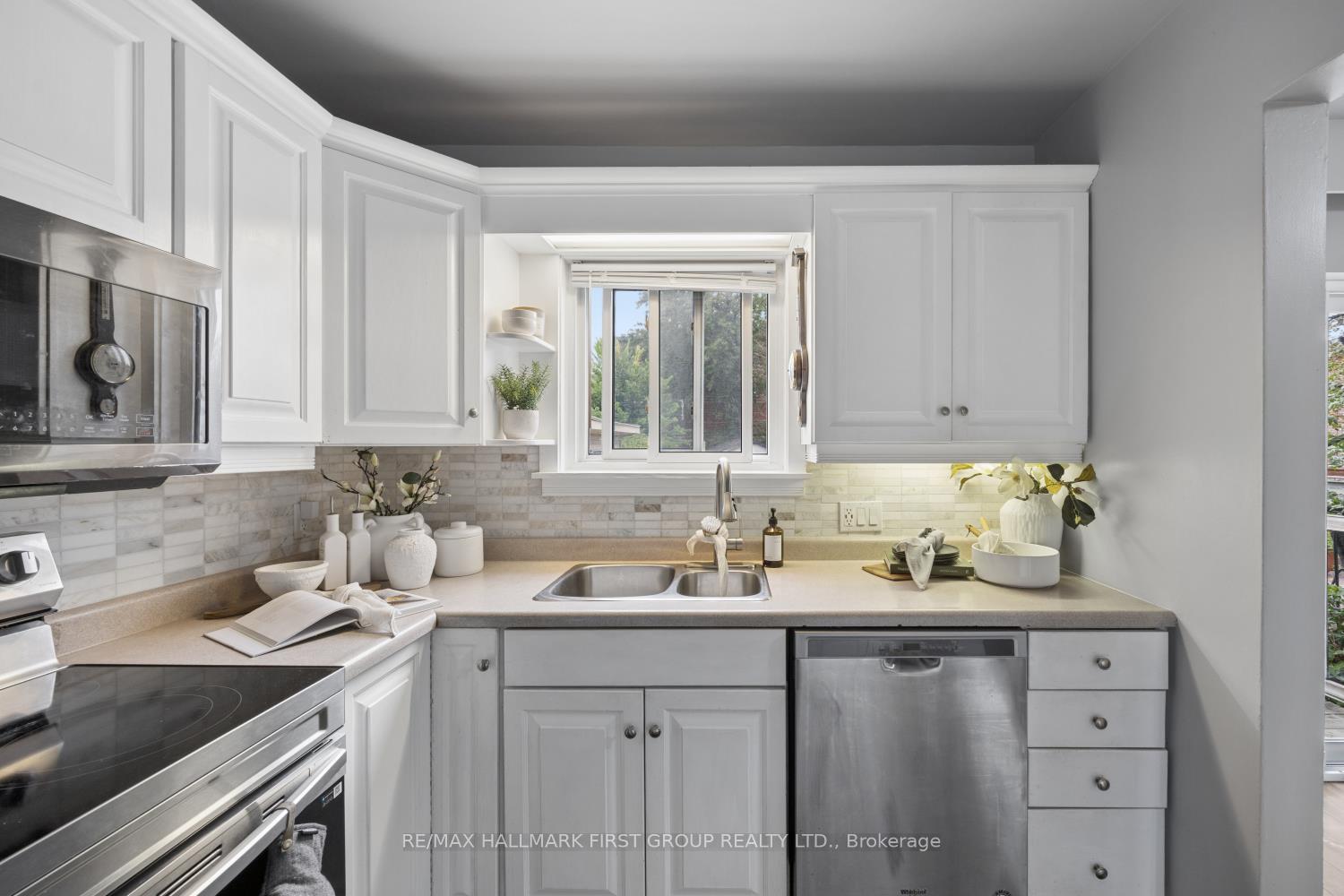 Photo 12 of 7 Ellendale Drive, Scarborough, Dorset Park — HOMEH