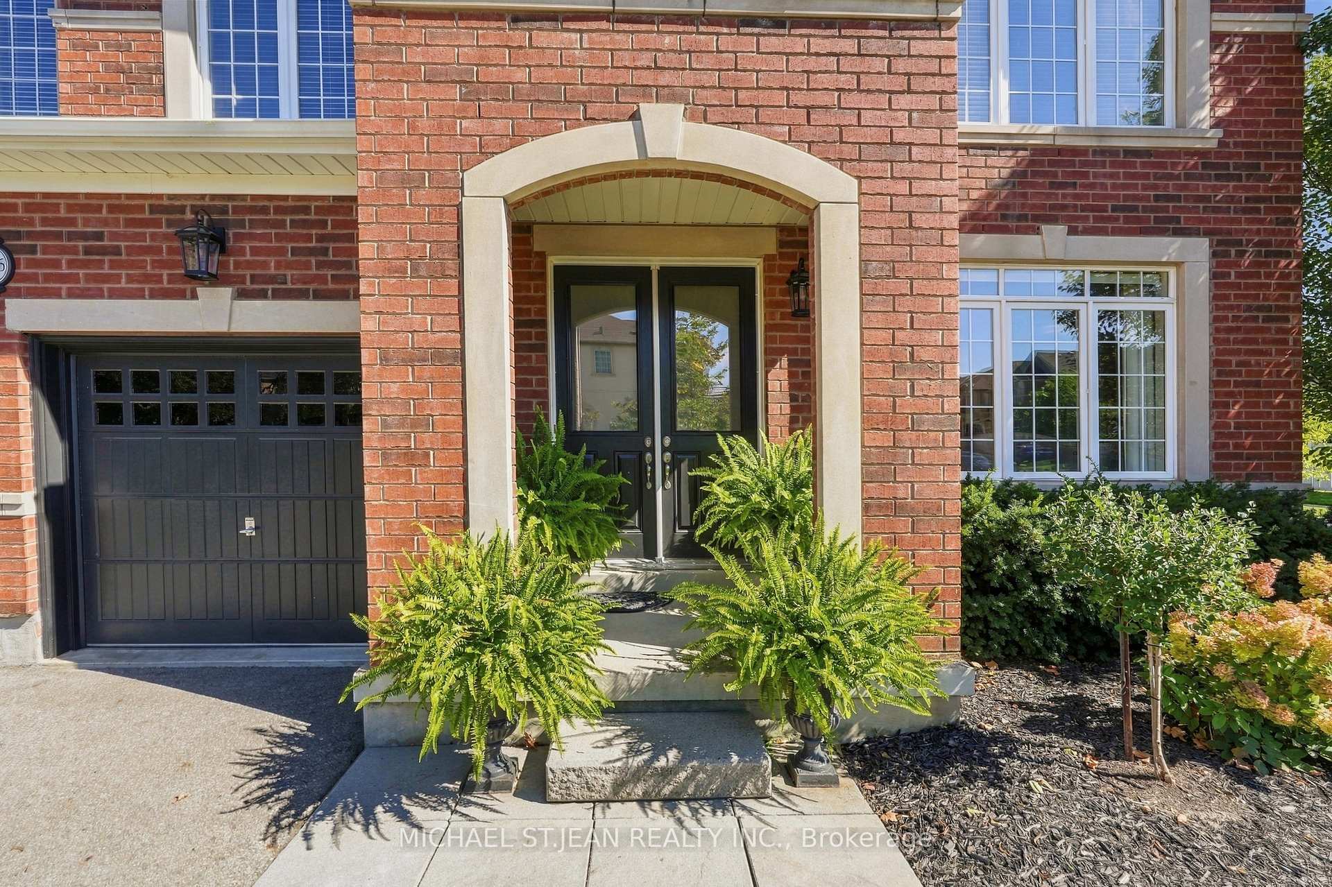 Photo 5 of 136 Sutherland Crescent, Hamilton, Ancaster — HOMEH