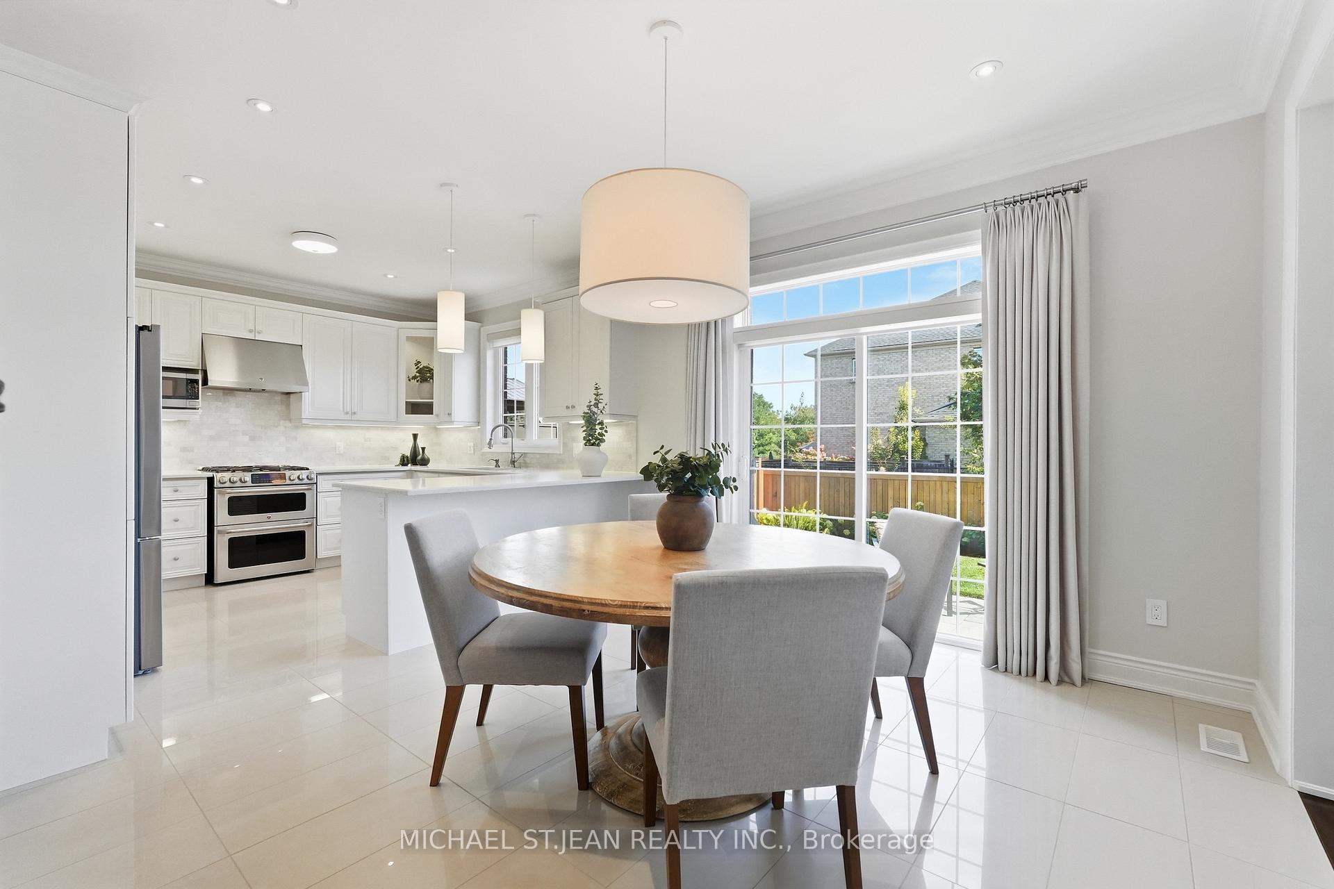 Photo 15 of 136 Sutherland Crescent, Hamilton, Ancaster — HOMEH