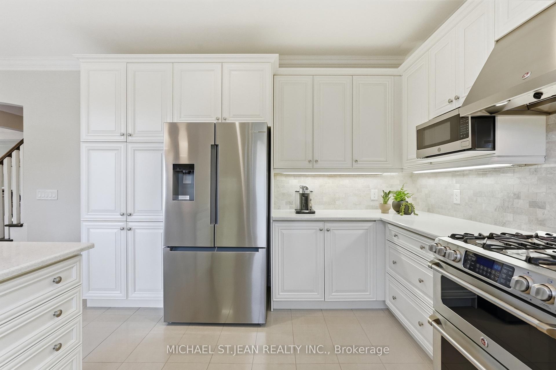 Photo 21 of 136 Sutherland Crescent, Hamilton, Ancaster — HOMEH