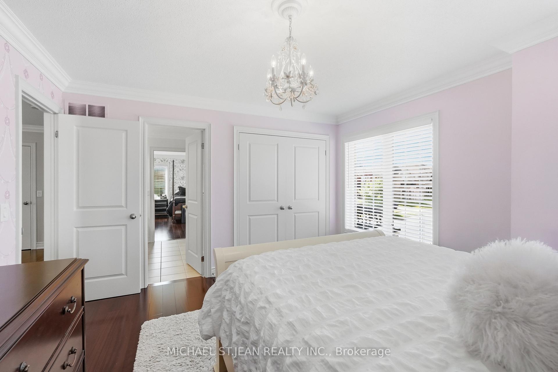 Photo 36 of 136 Sutherland Crescent, Hamilton, Ancaster — HOMEH