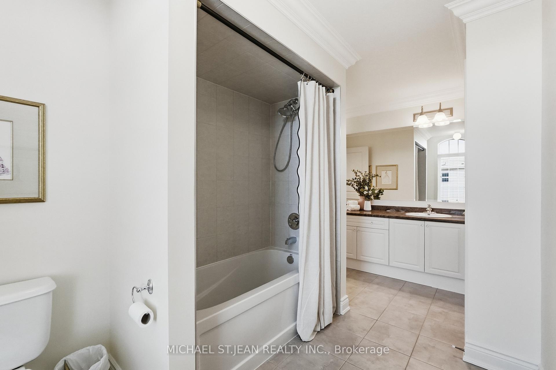 Photo 38 of 136 Sutherland Crescent, Hamilton, Ancaster — HOMEH