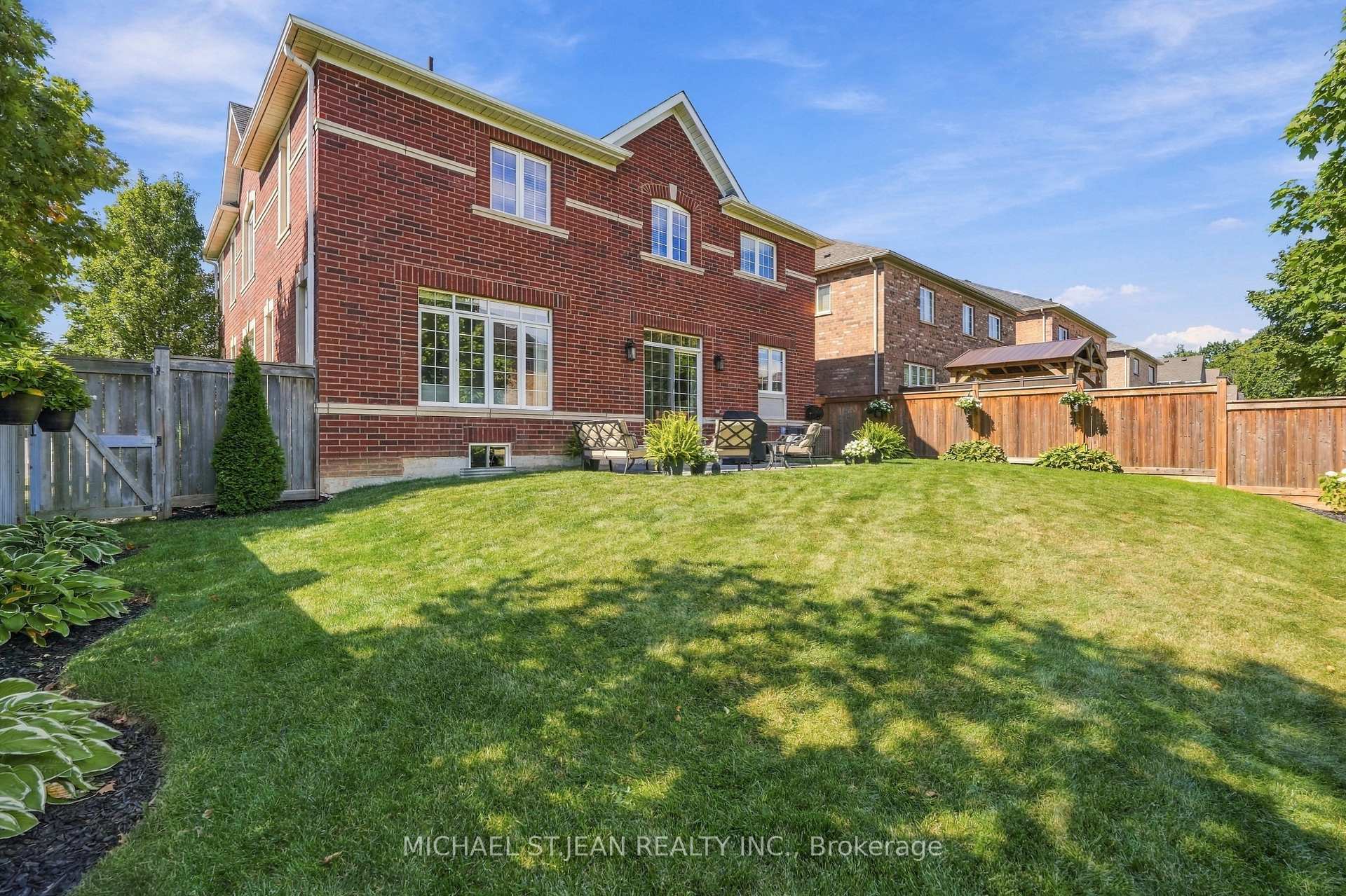 Photo 46 of 136 Sutherland Crescent, Hamilton, Ancaster — HOMEH