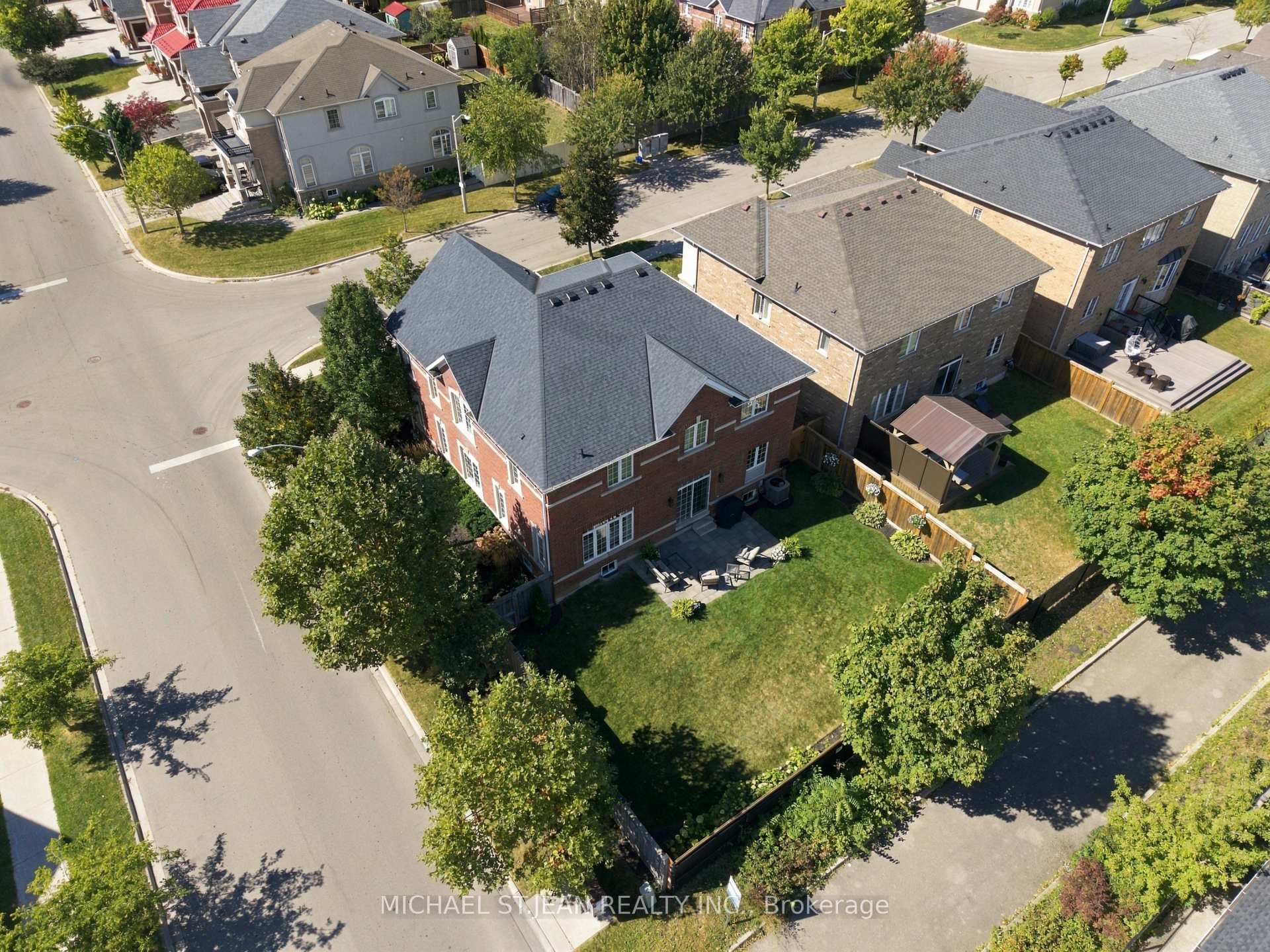Photo 48 of 136 Sutherland Crescent, Hamilton, Ancaster — HOMEH