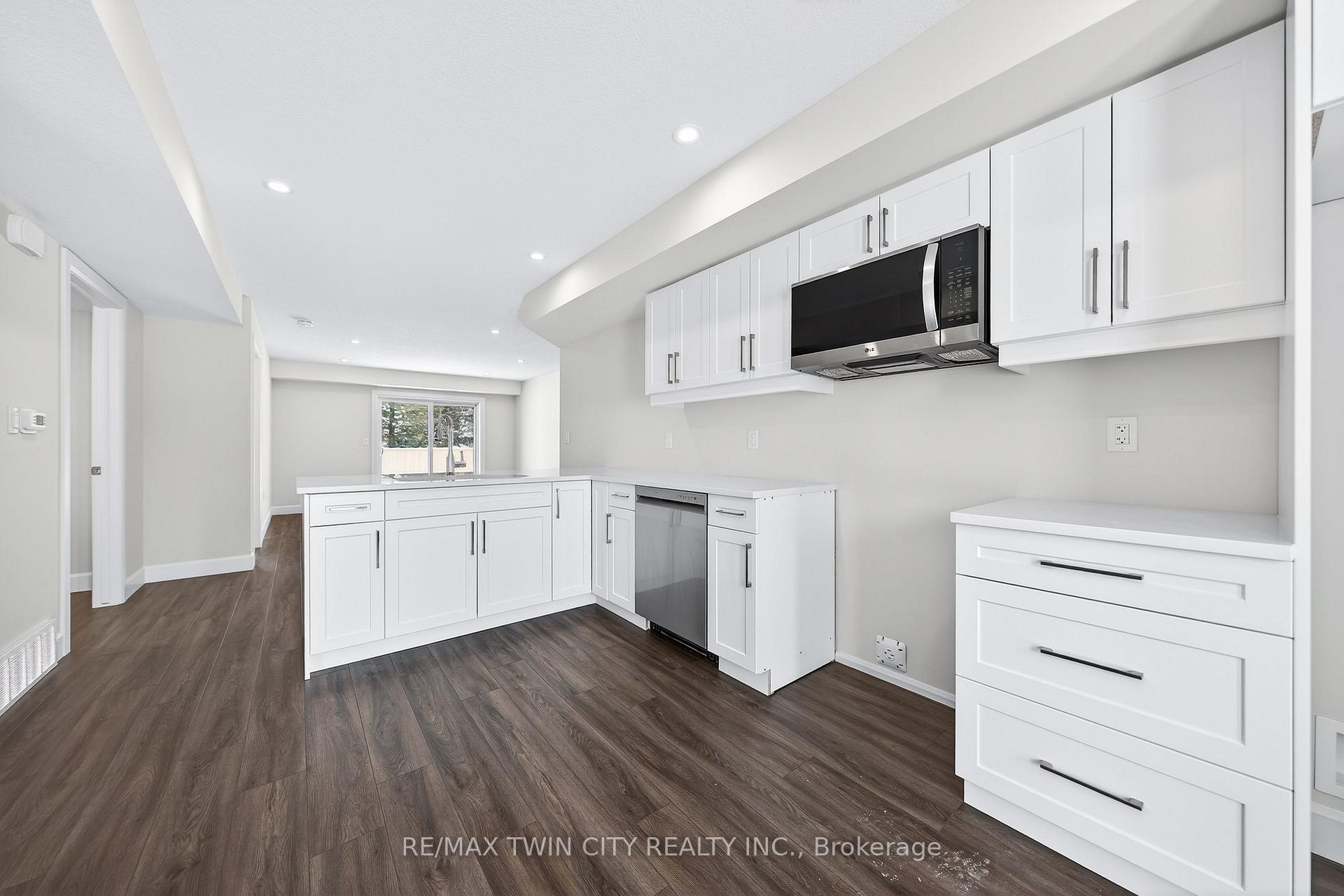 Photo 6 of Unit 47, 3202 Vivian Line, Stratford — HOMEH