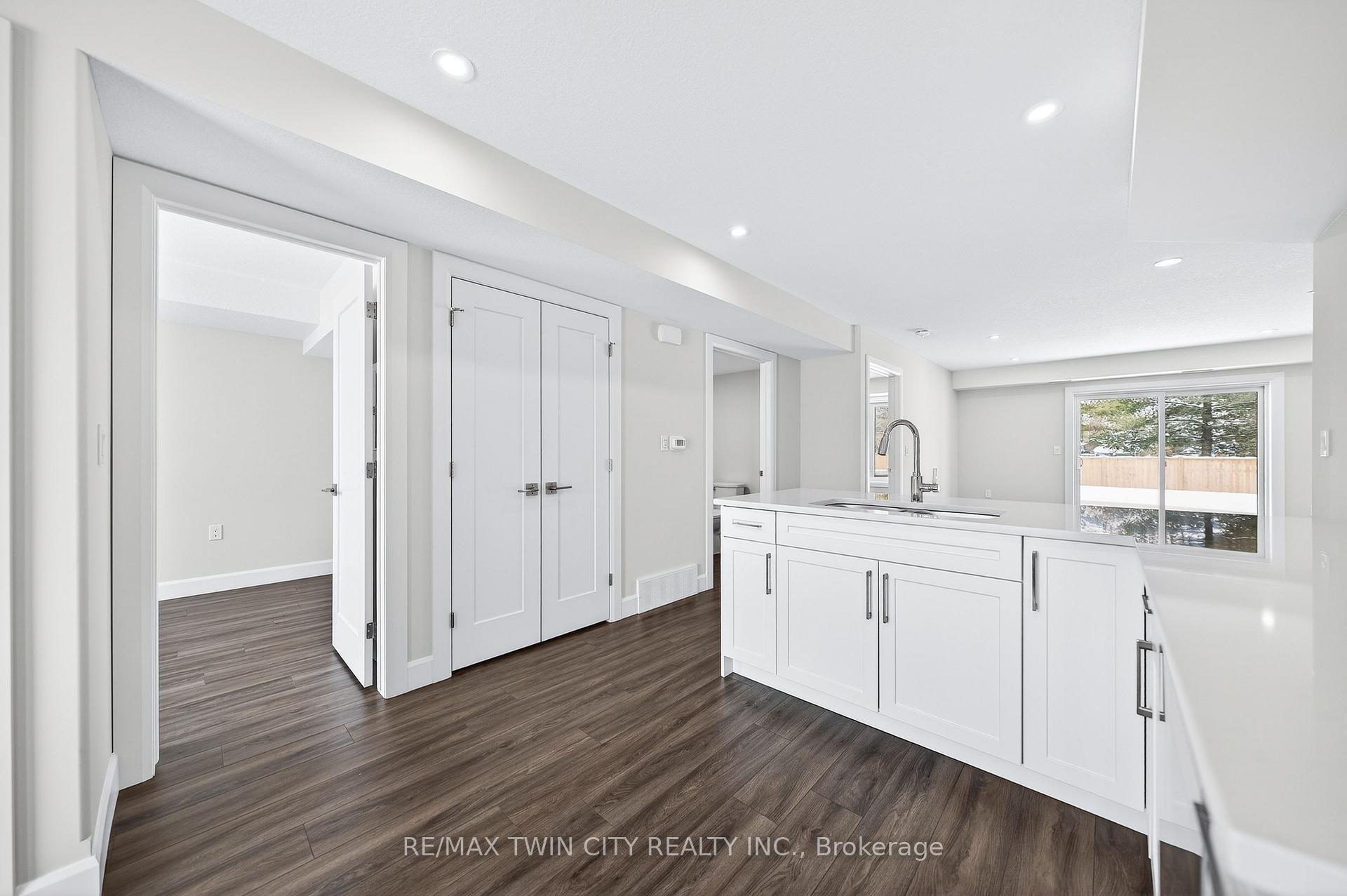 Photo 9 of Unit 47, 3202 Vivian Line, Stratford — HOMEH