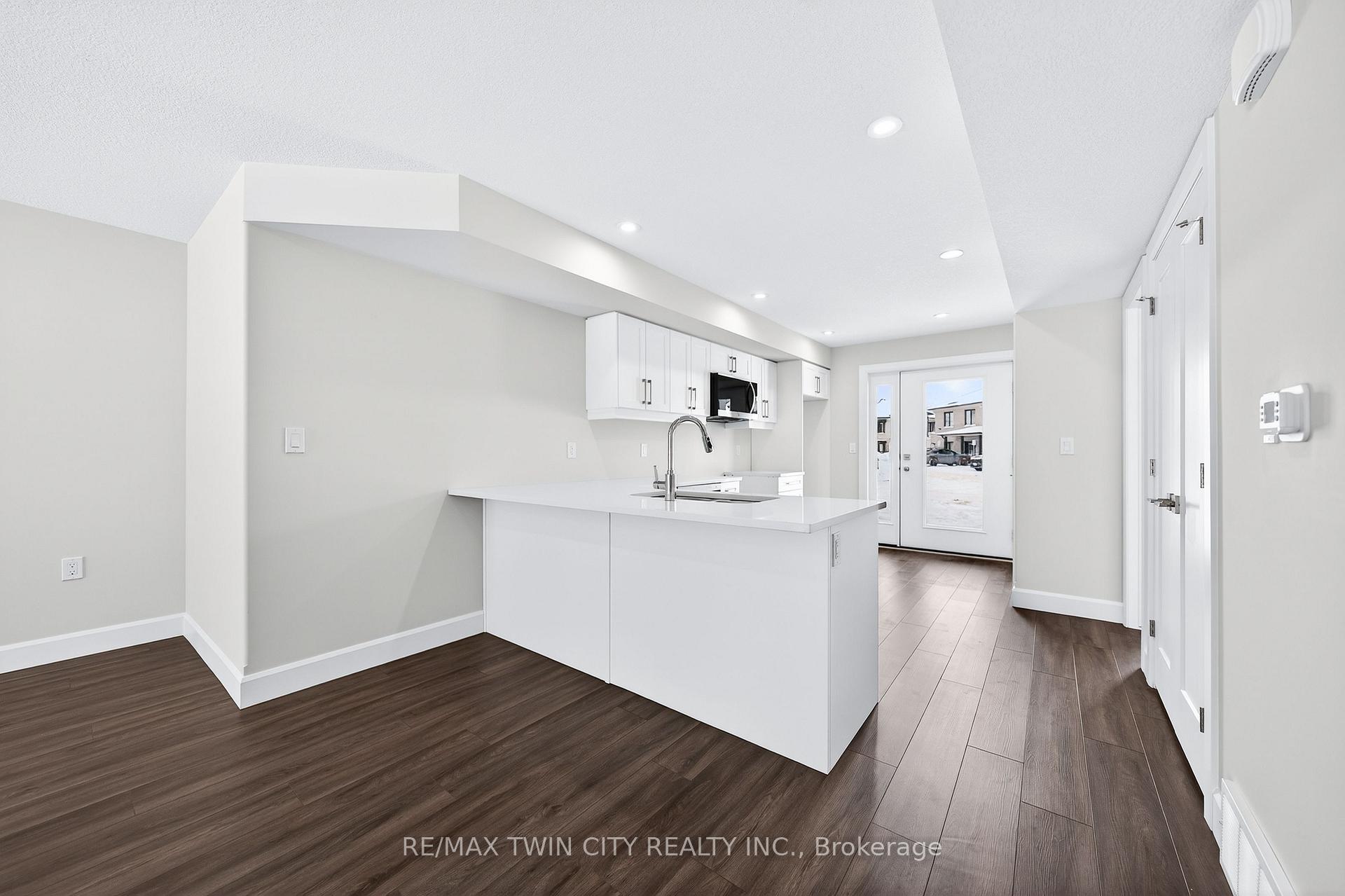 Photo 10 of Unit 47, 3202 Vivian Line, Stratford — HOMEH