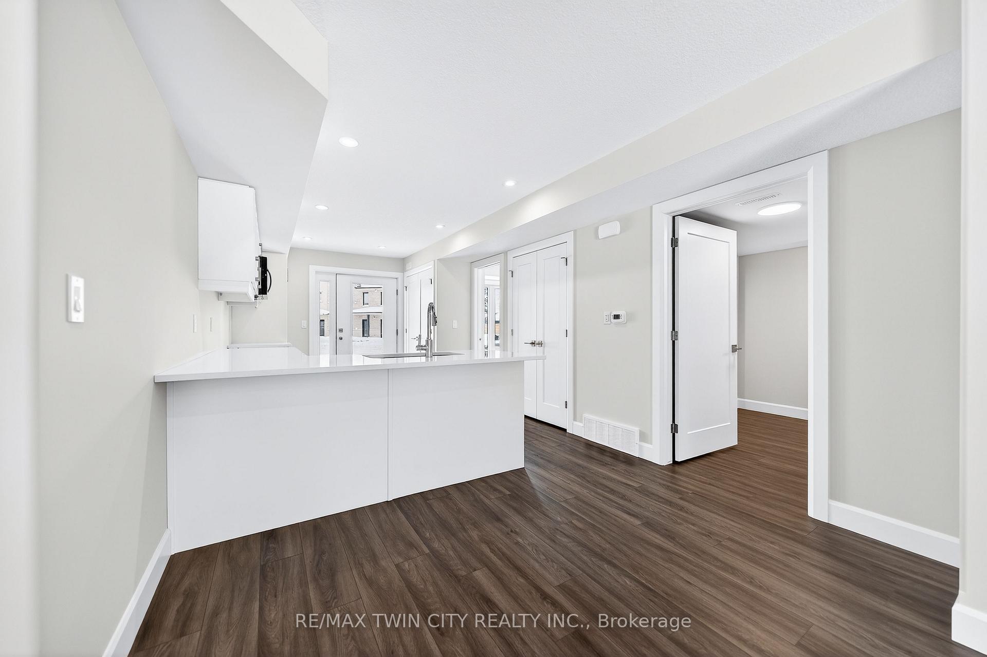 Photo 13 of Unit 47, 3202 Vivian Line, Stratford — HOMEH