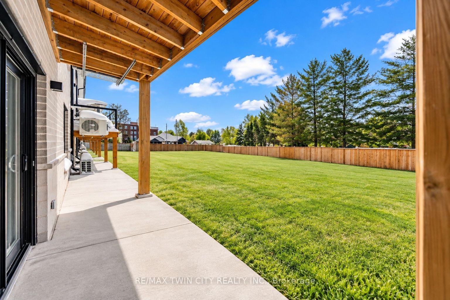 Photo 34 of Unit 47, 3202 Vivian Line, Stratford — HOMEH
