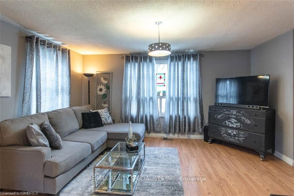 Photo 9 of 9697 Dickenson Road, Hamilton, Mount Hope — HOMEH