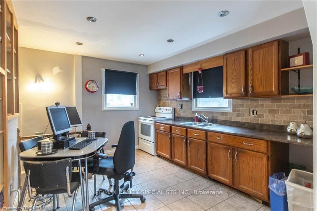 Photo 11 of 9697 Dickenson Road, Hamilton, Mount Hope — HOMEH