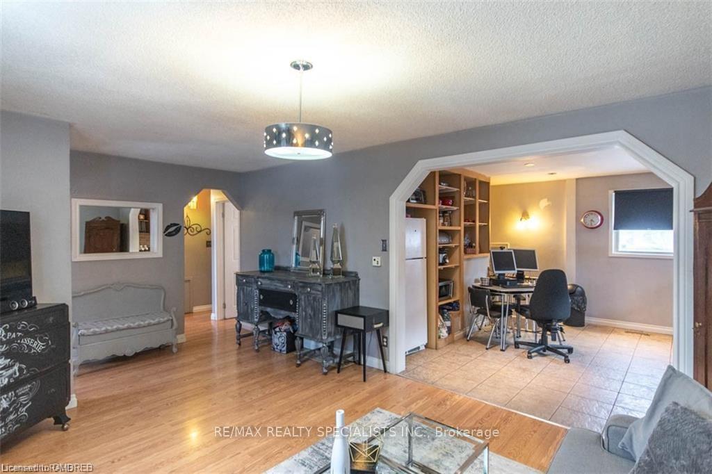 Photo 12 of 9697 Dickenson Road, Hamilton, Mount Hope — HOMEH