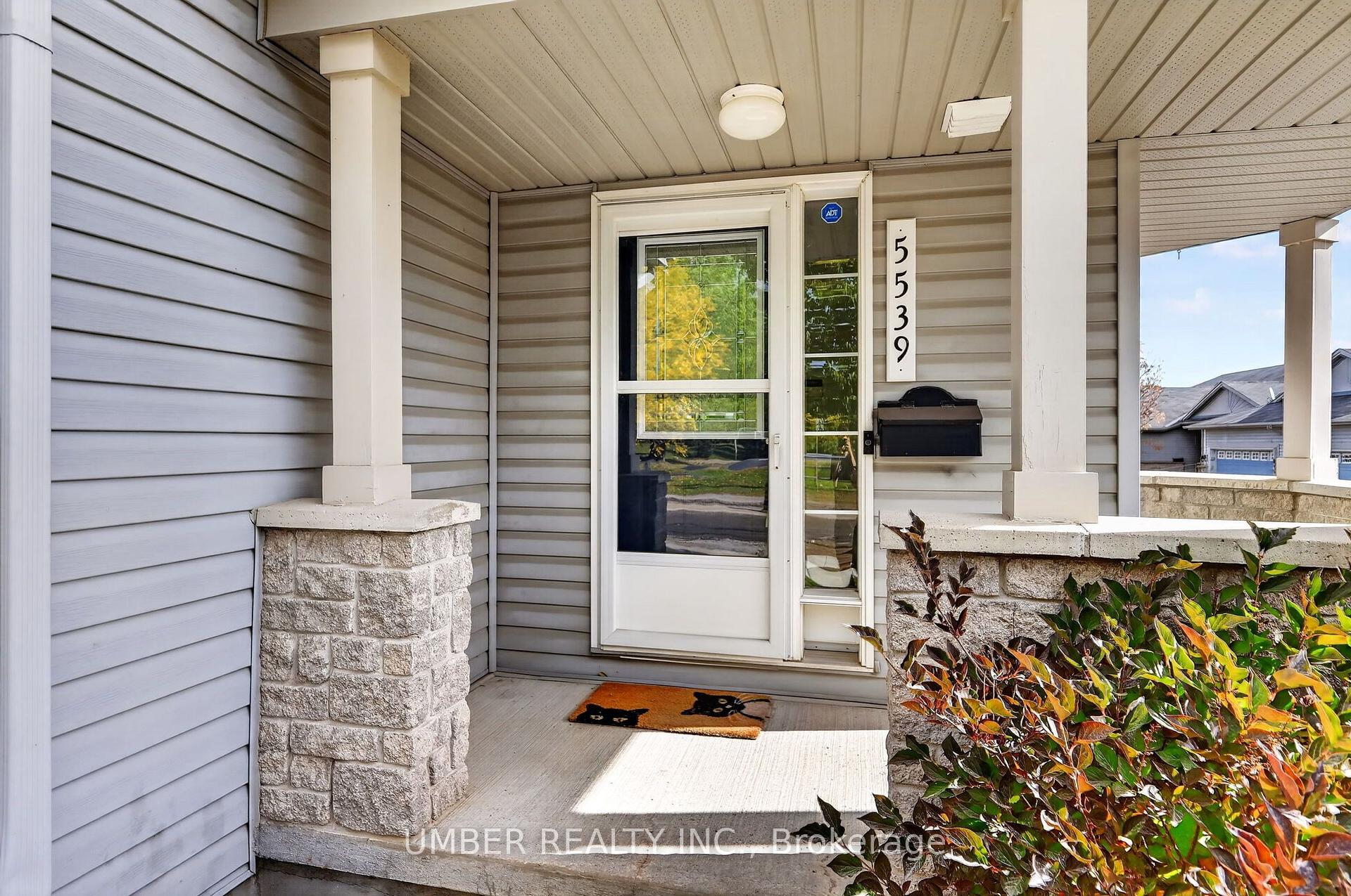 Photo 3 of 5539 Doctor Leach Drive, Ottawa, Manotick Village & Manotick Estates — HOMEH