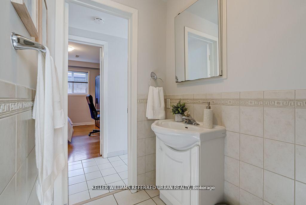 Photo 32 of Unit Upper, 55 Tedder Street, North York, Brookhaven-Amesbury — HOMEH