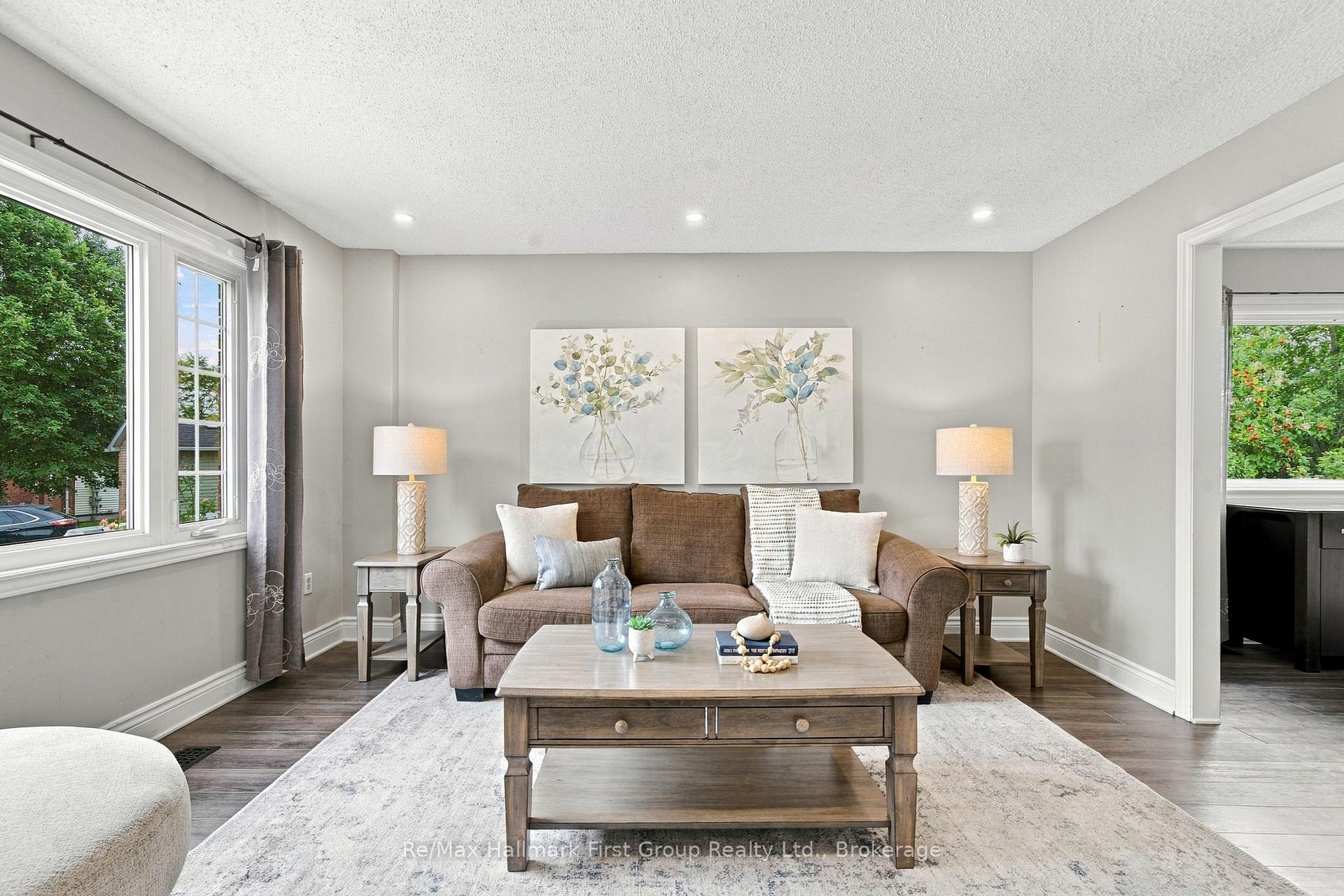 Photo 3 of 919 Heenan Court, Cobourg — HOMEH