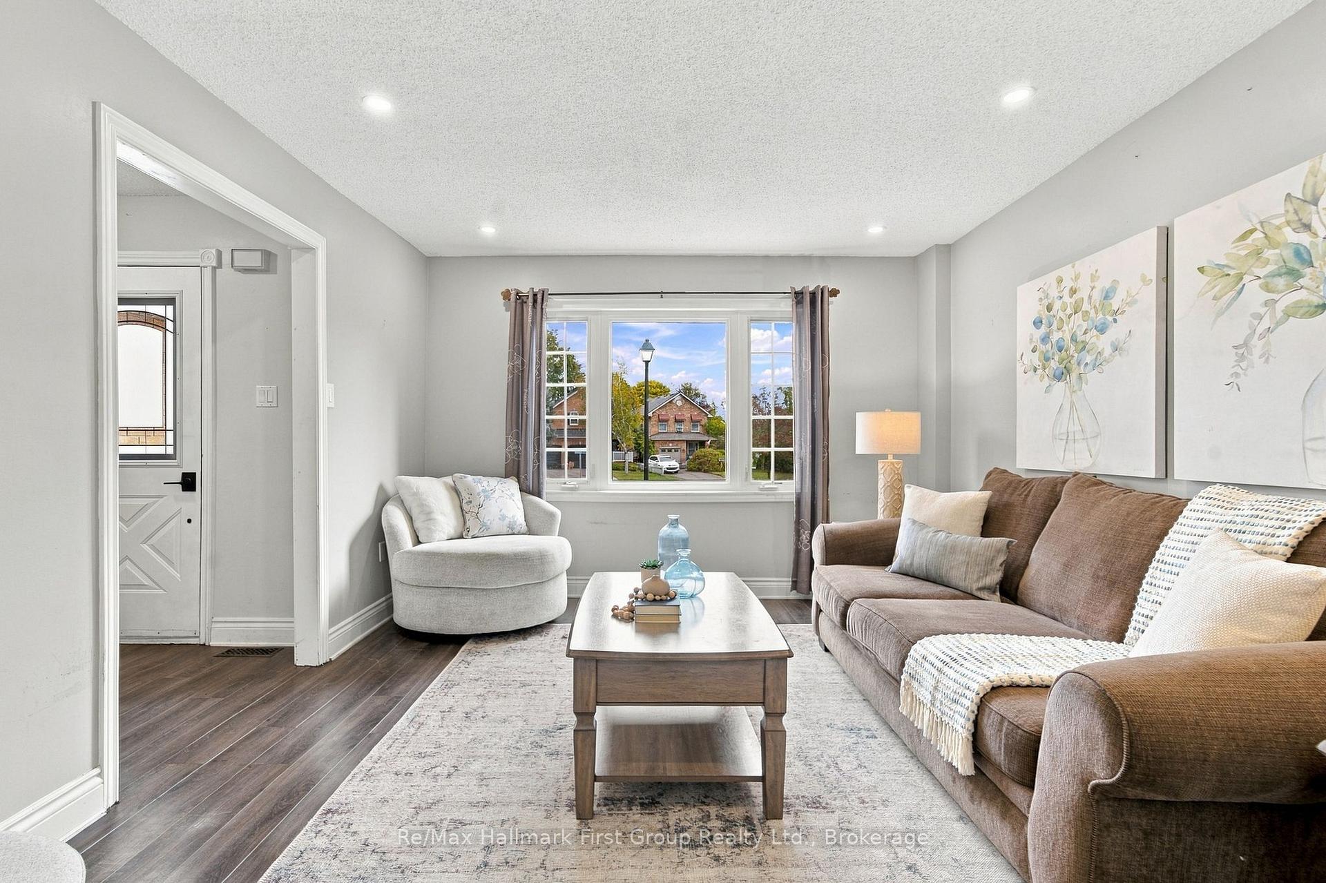Photo 4 of 919 Heenan Court, Cobourg — HOMEH