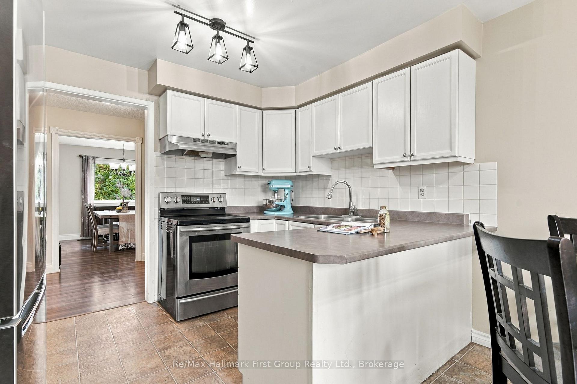 Photo 11 of 919 Heenan Court, Cobourg — HOMEH