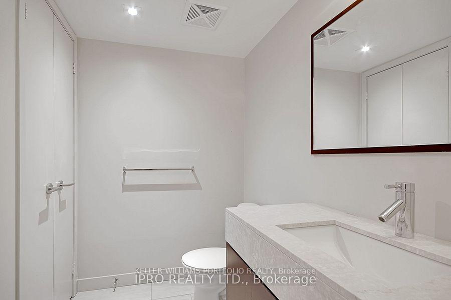 Photo 21 of Unit 420, 21 Nelson Street, Toronto, Waterfront Communities — HOMEH
