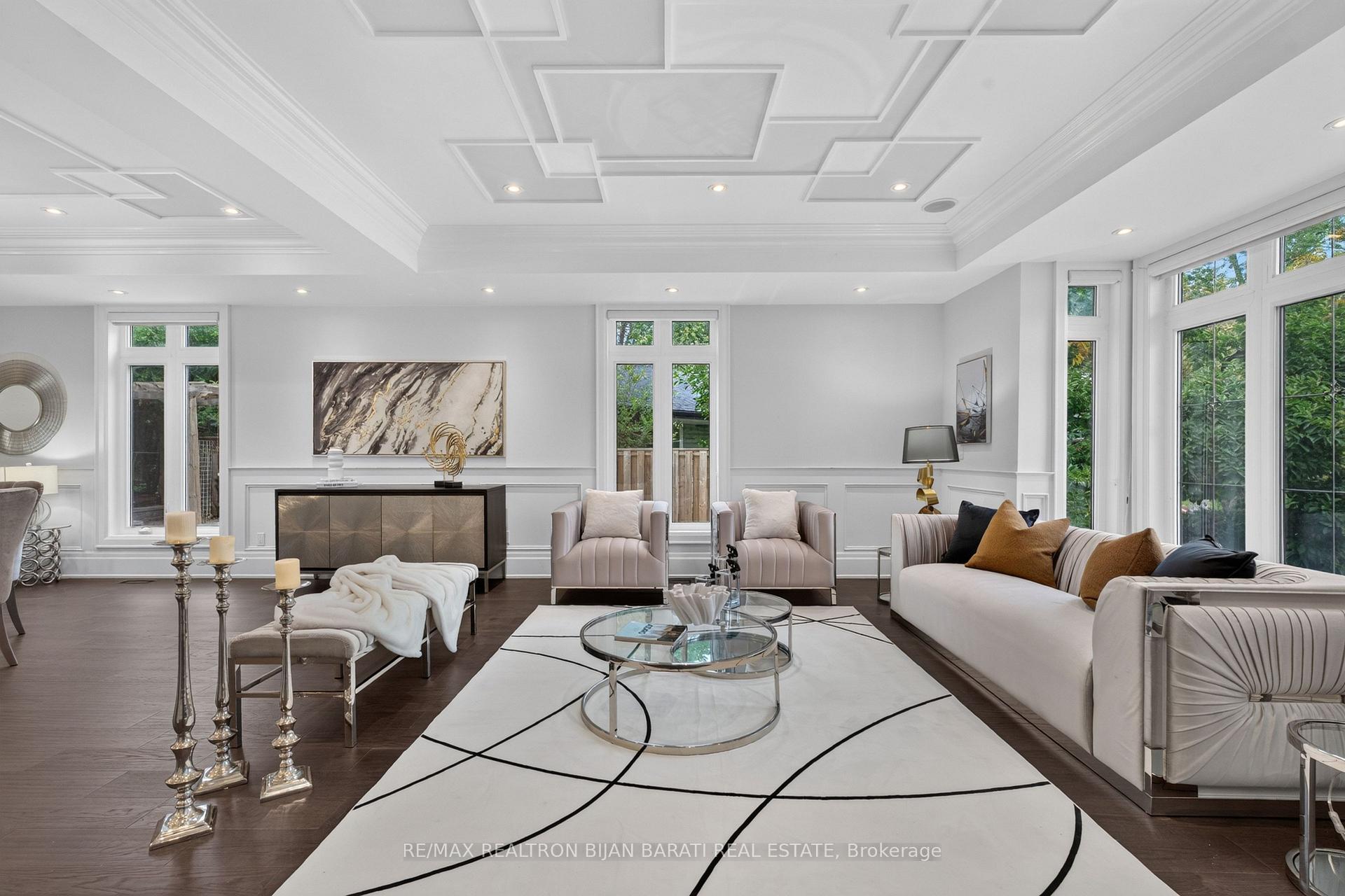 Photo 3 of 10 Bayberry Crescent, North York, Bayview Village — HOMEH
