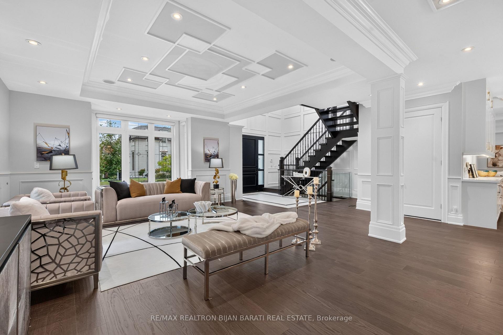 Photo 5 of 10 Bayberry Crescent, North York, Bayview Village — HOMEH