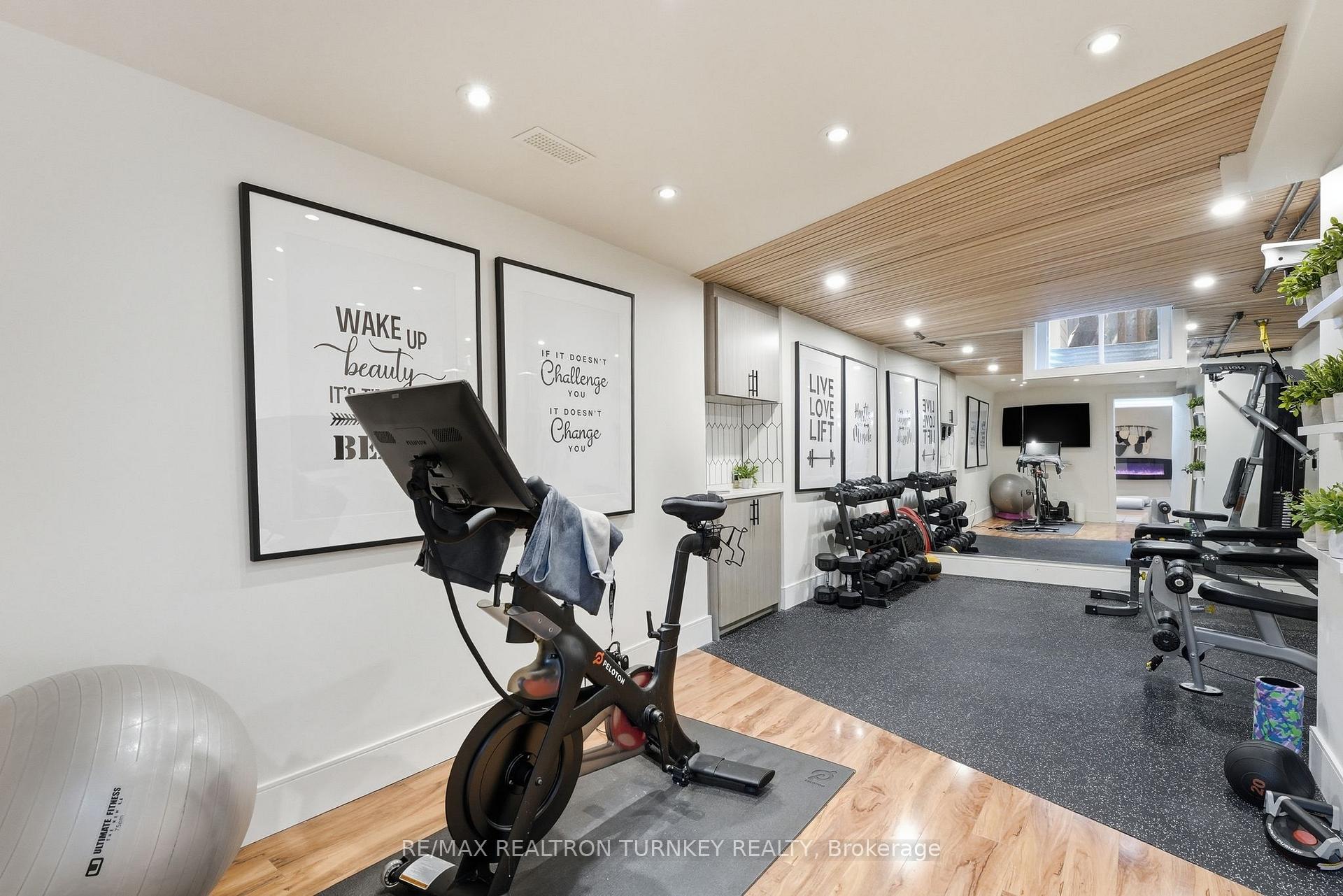 Photo 8 of 818 Exceller Circle, Newmarket, Stonehaven-Wyndham — HOMEH
