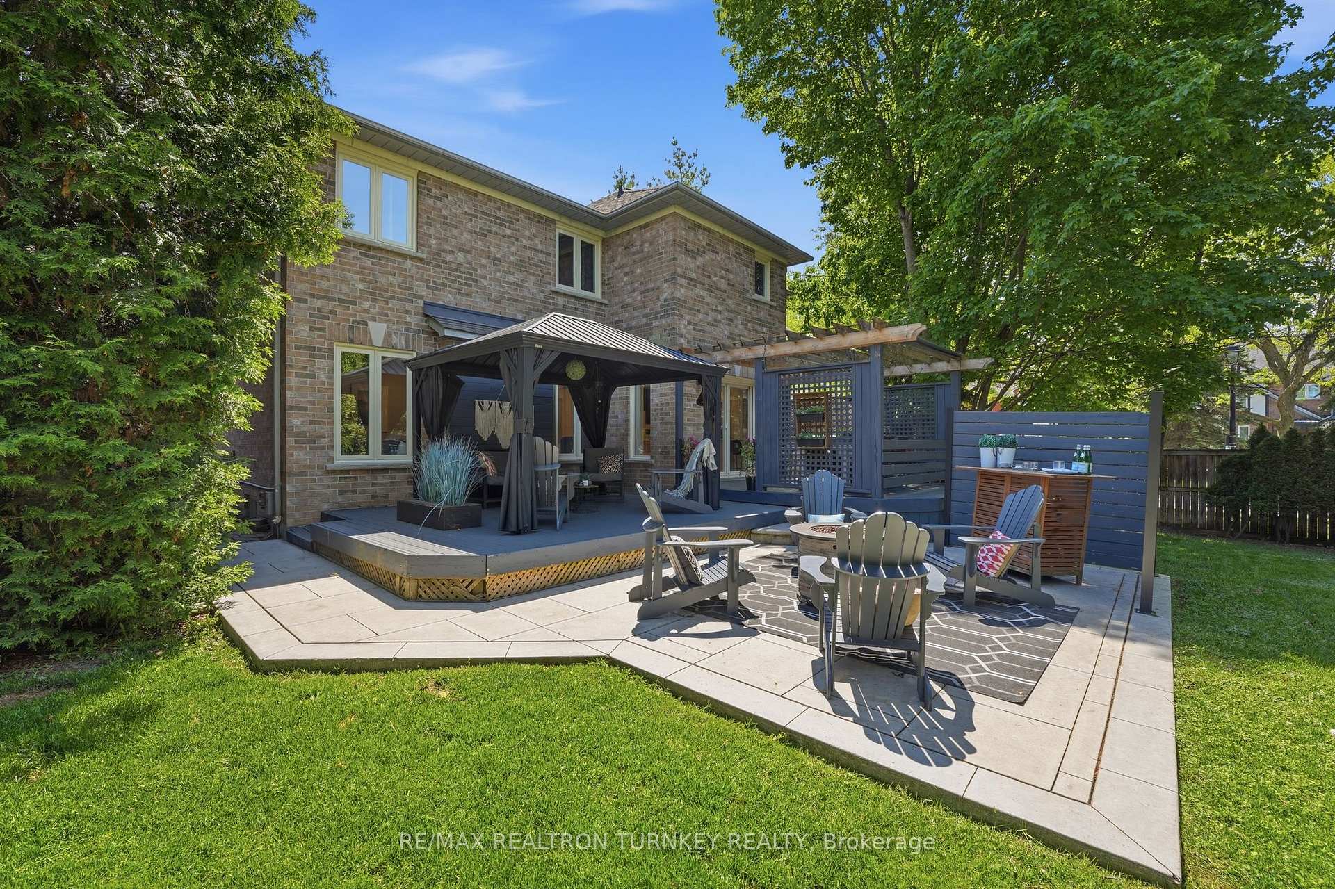 Photo 4 of 818 Exceller Circle, Newmarket, Stonehaven-Wyndham — HOMEH