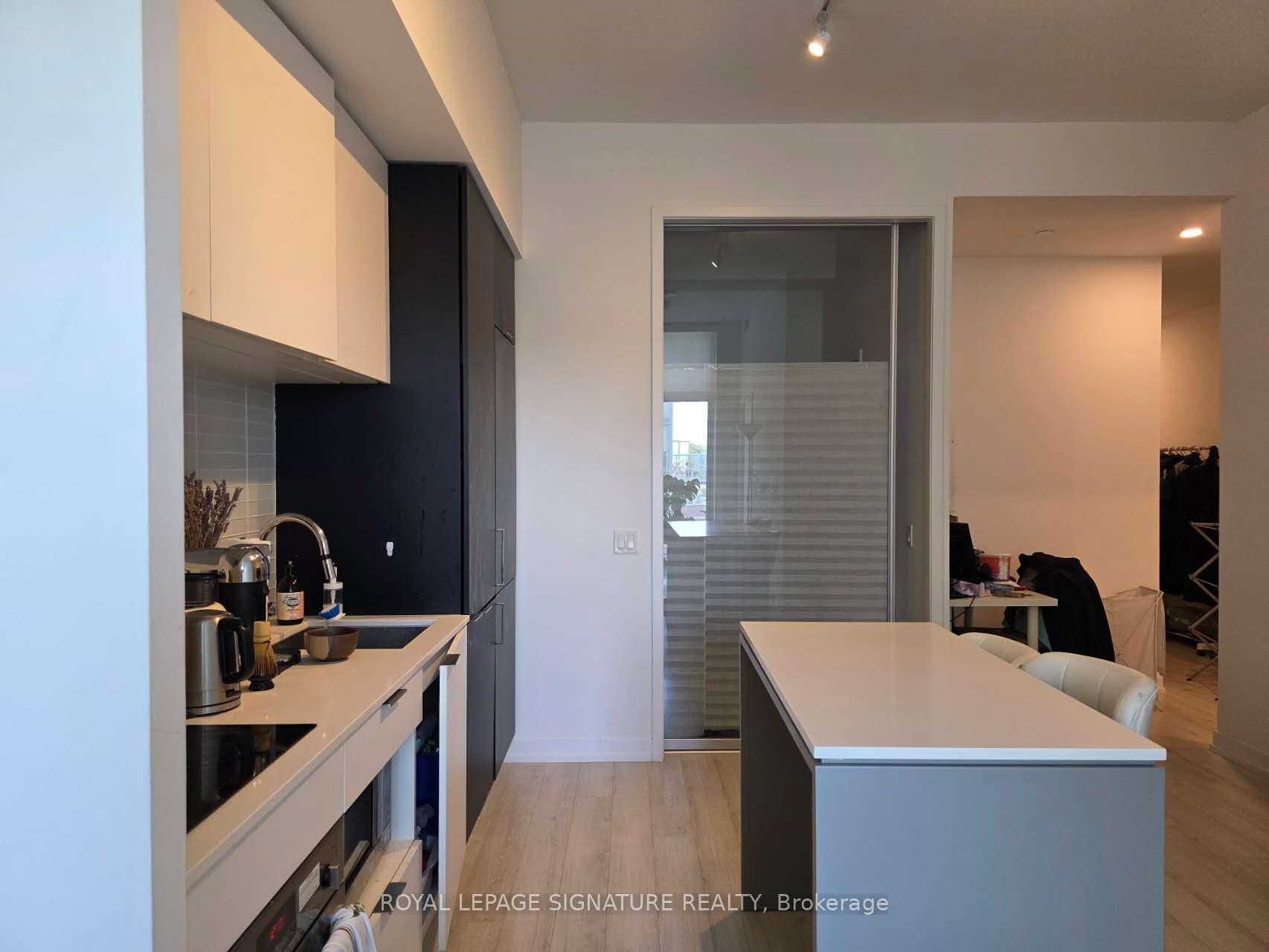 Photo 3 of Unit 421, 33 Helendale Avenue, Toronto, Yonge-Eglinton — HOMEH