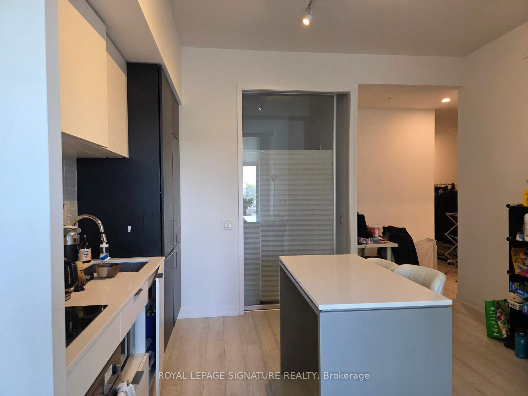 Photo 4 of Unit 421, 33 Helendale Avenue, Toronto, Yonge-Eglinton — HOMEH