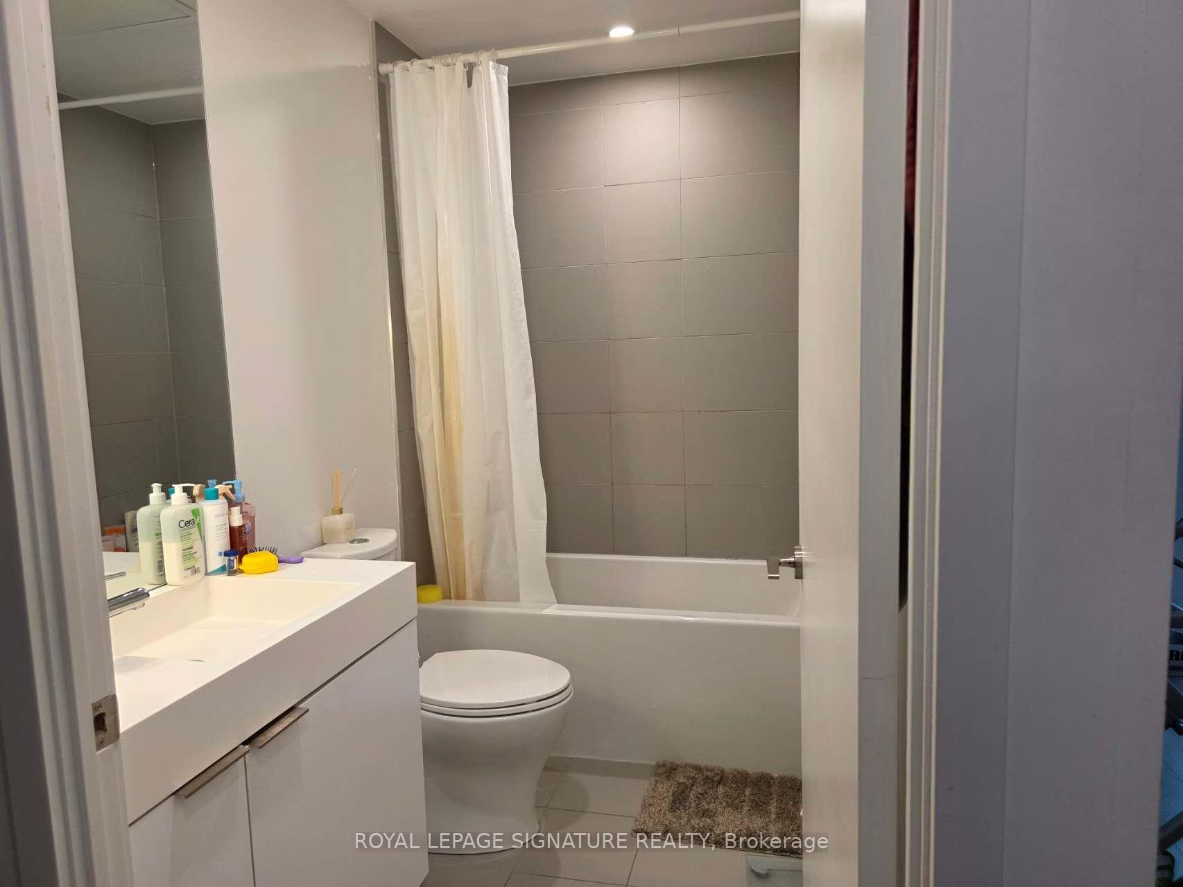 Photo 10 of Unit 421, 33 Helendale Avenue, Toronto, Yonge-Eglinton — HOMEH