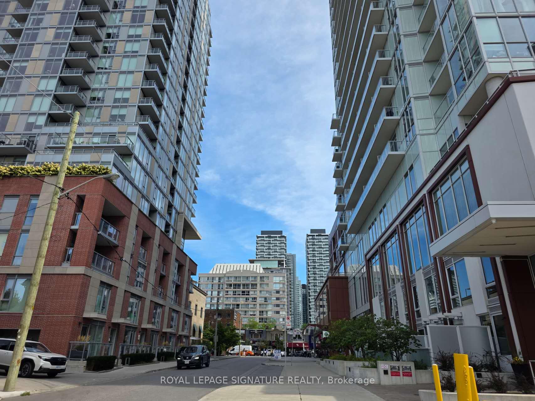 Photo 14 of Unit 421, 33 Helendale Avenue, Toronto, Yonge-Eglinton — HOMEH