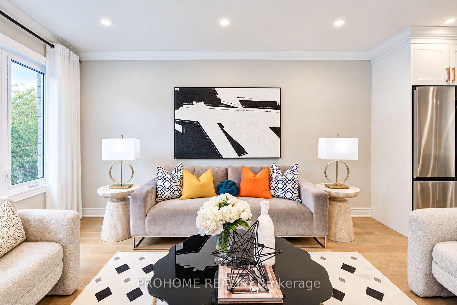 Photo 5 of 36 Summerfeldt Crescent, Markham, Unionville — HOMEH