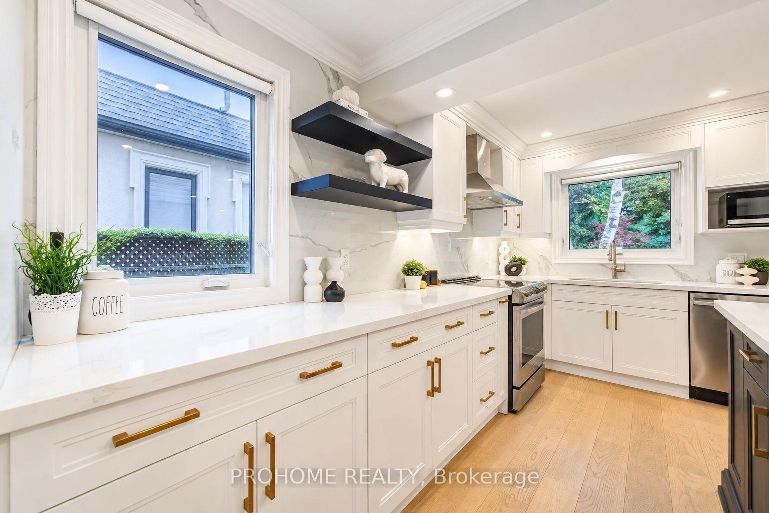 Photo 8 of 36 Summerfeldt Crescent, Markham, Unionville — HOMEH