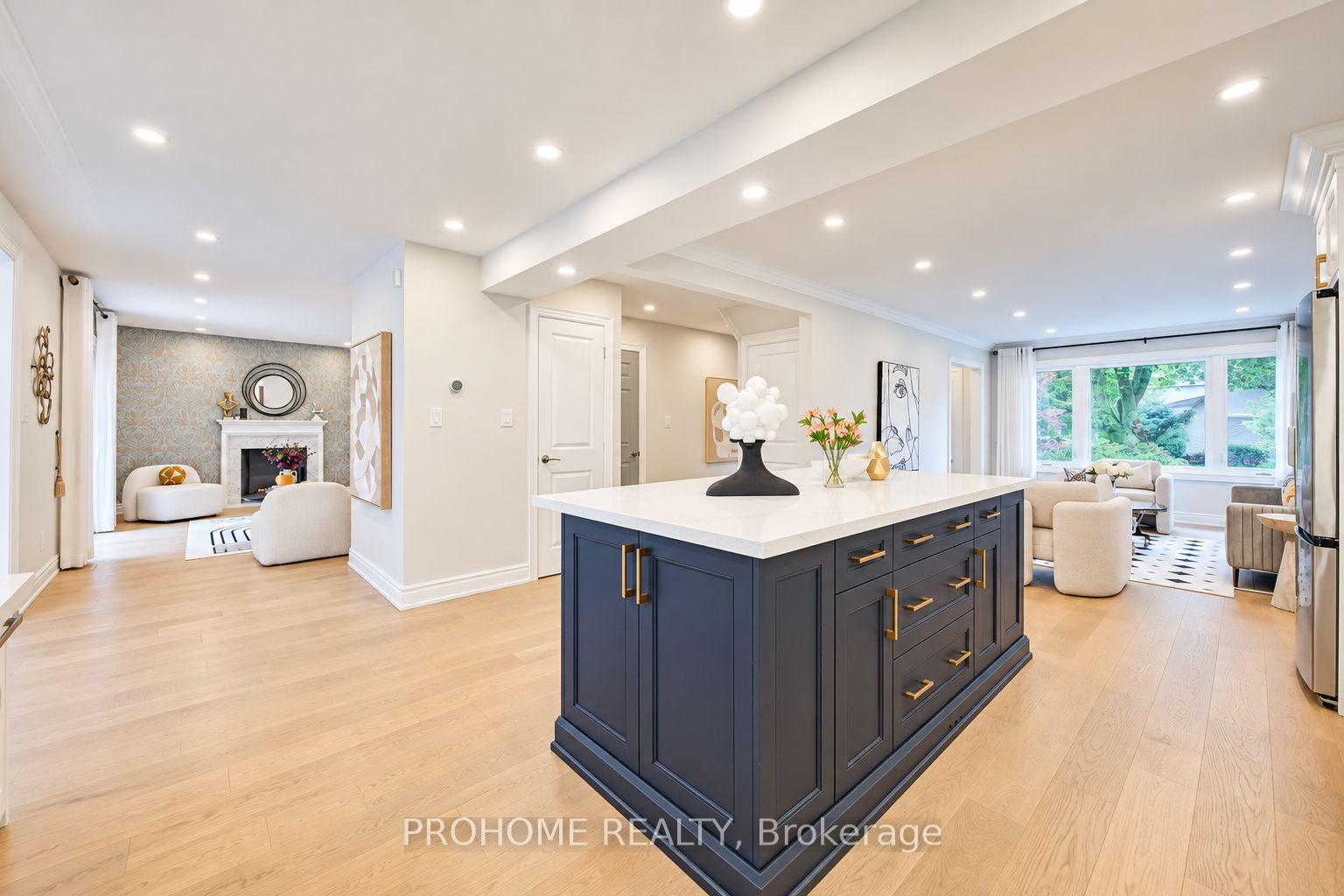Photo 10 of 36 Summerfeldt Crescent, Markham, Unionville — HOMEH