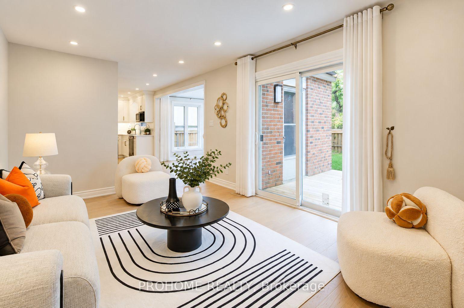 Photo 18 of 36 Summerfeldt Crescent, Markham, Unionville — HOMEH