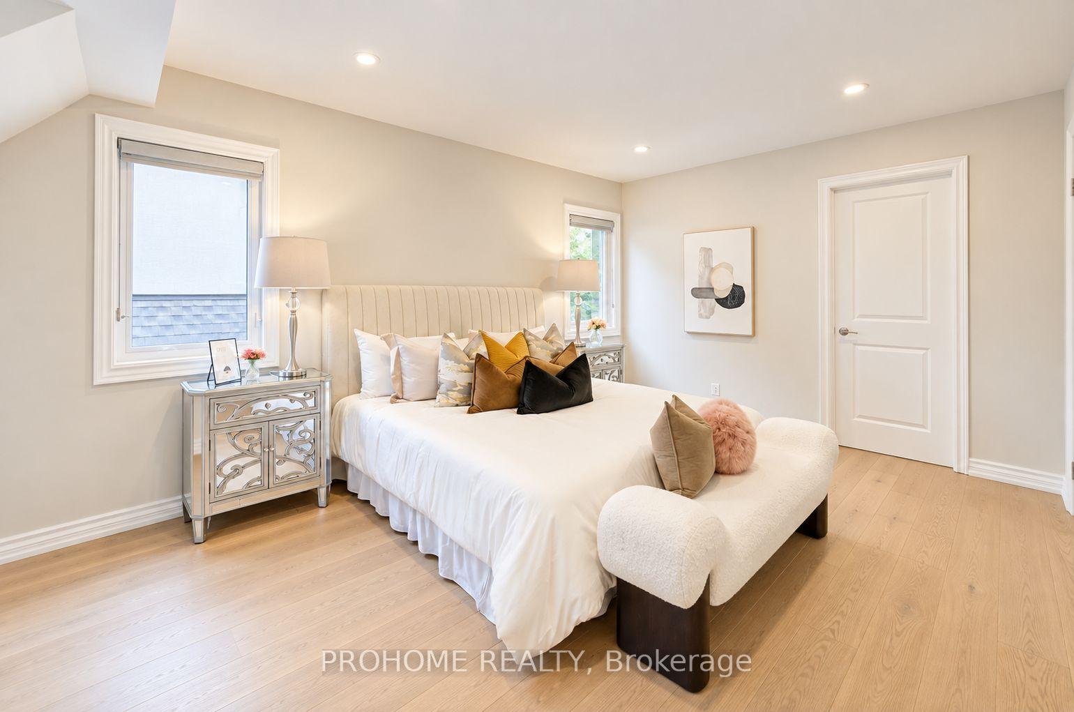 Photo 24 of 36 Summerfeldt Crescent, Markham, Unionville — HOMEH