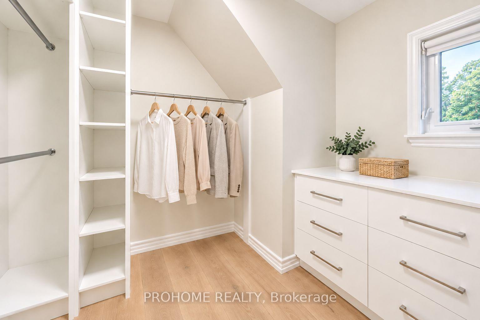 Photo 26 of 36 Summerfeldt Crescent, Markham, Unionville — HOMEH