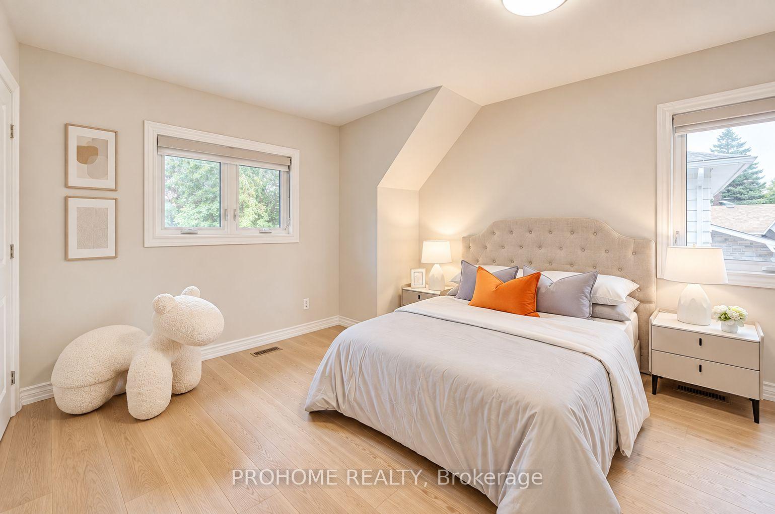 Photo 29 of 36 Summerfeldt Crescent, Markham, Unionville — HOMEH