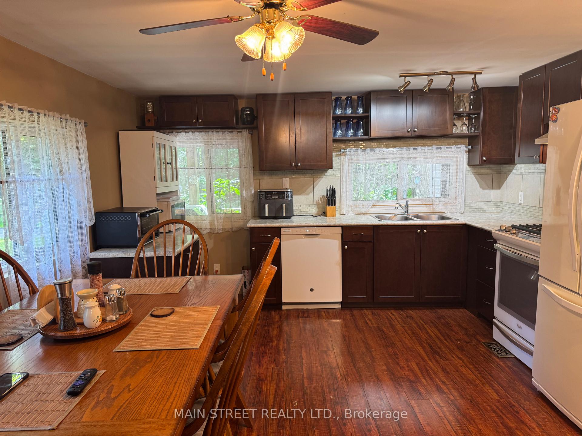 Photo 12 of Unit 21, 1007 Racoon Road, Gravenhurst, Morrison — HOMEH