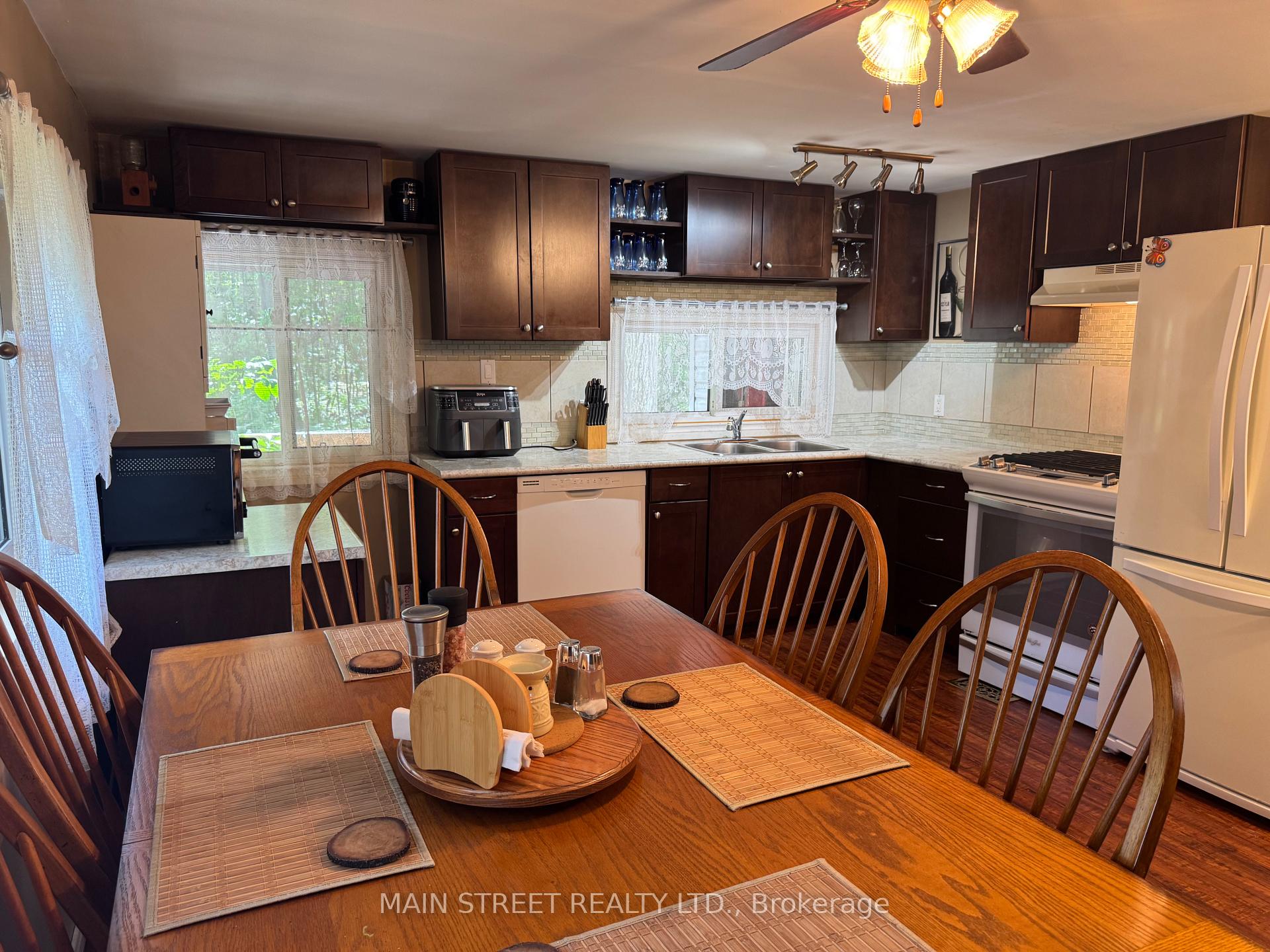 Photo 15 of Unit 21, 1007 Racoon Road, Gravenhurst, Morrison — HOMEH